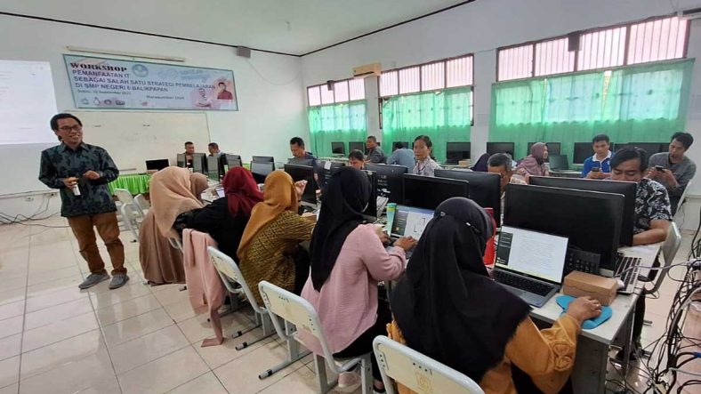 Cara Meningkatkan Kompetensi Guru Melalui Pelatihan Berkelanjutan